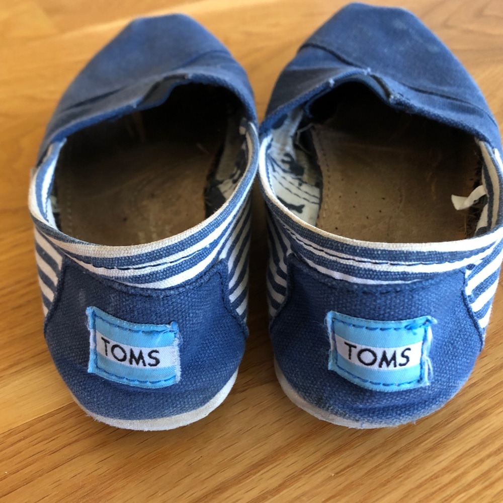 TOMS Navy Blue Stripe Canvas Slippers Size 7 - Picture 1 of 5